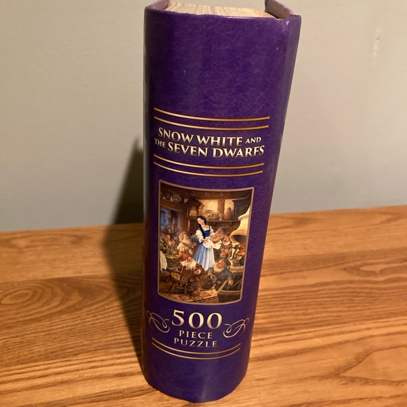 NEW Disney Snow White 500 Pc Puzzle in Book Box - Picture 2 of 5